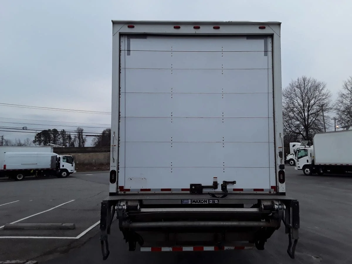 2018 International 4300 - image 5