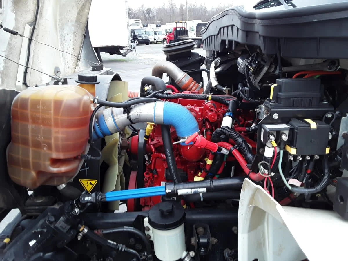 2018 International 4300 - image 9