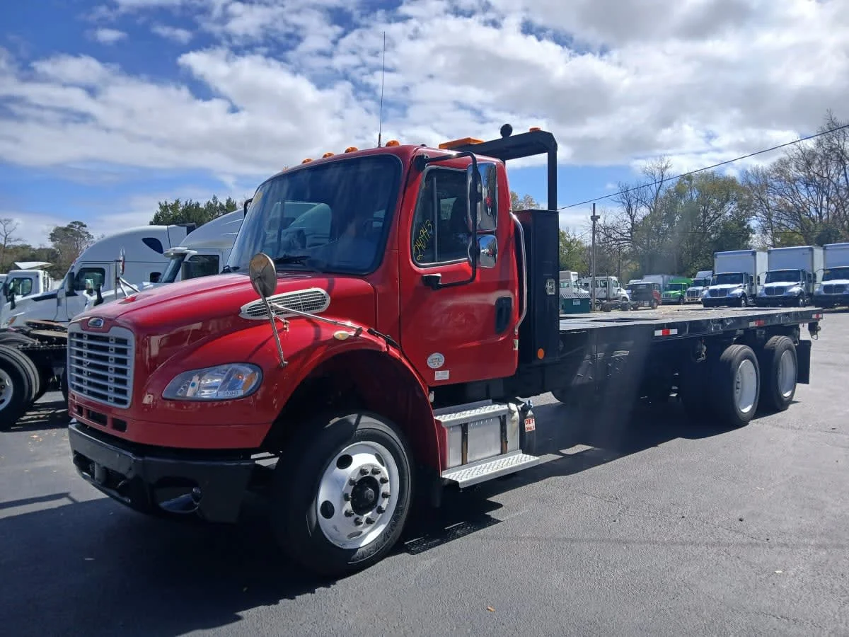 2020 Freightliner M2 106 - image 2