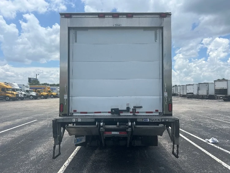 2022 Isuzu NRR in Orlando, FL — photo 7
