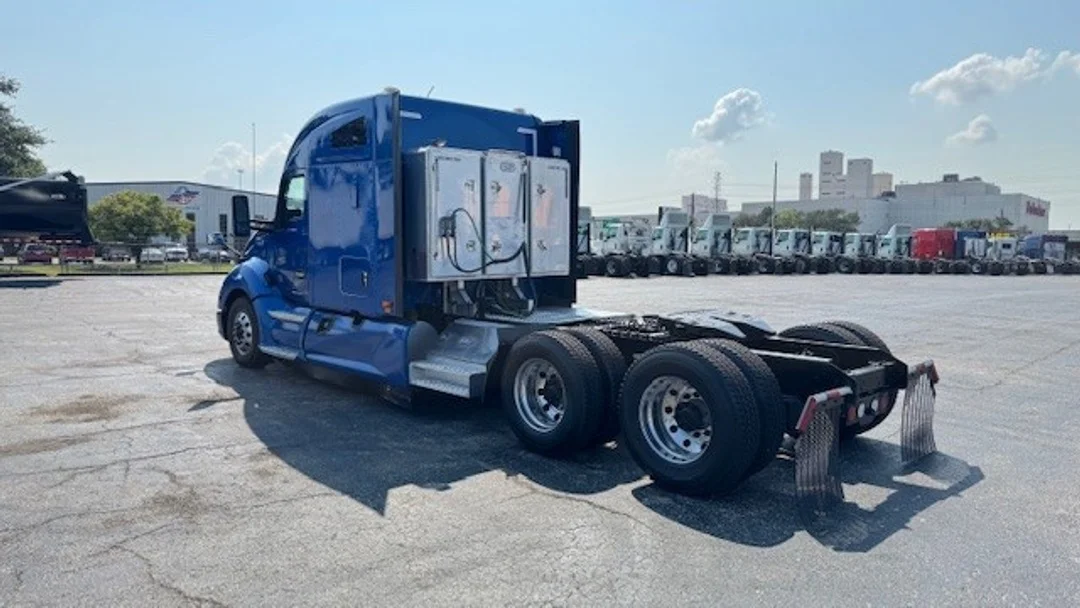 2021 Kenworth T680 - image 8