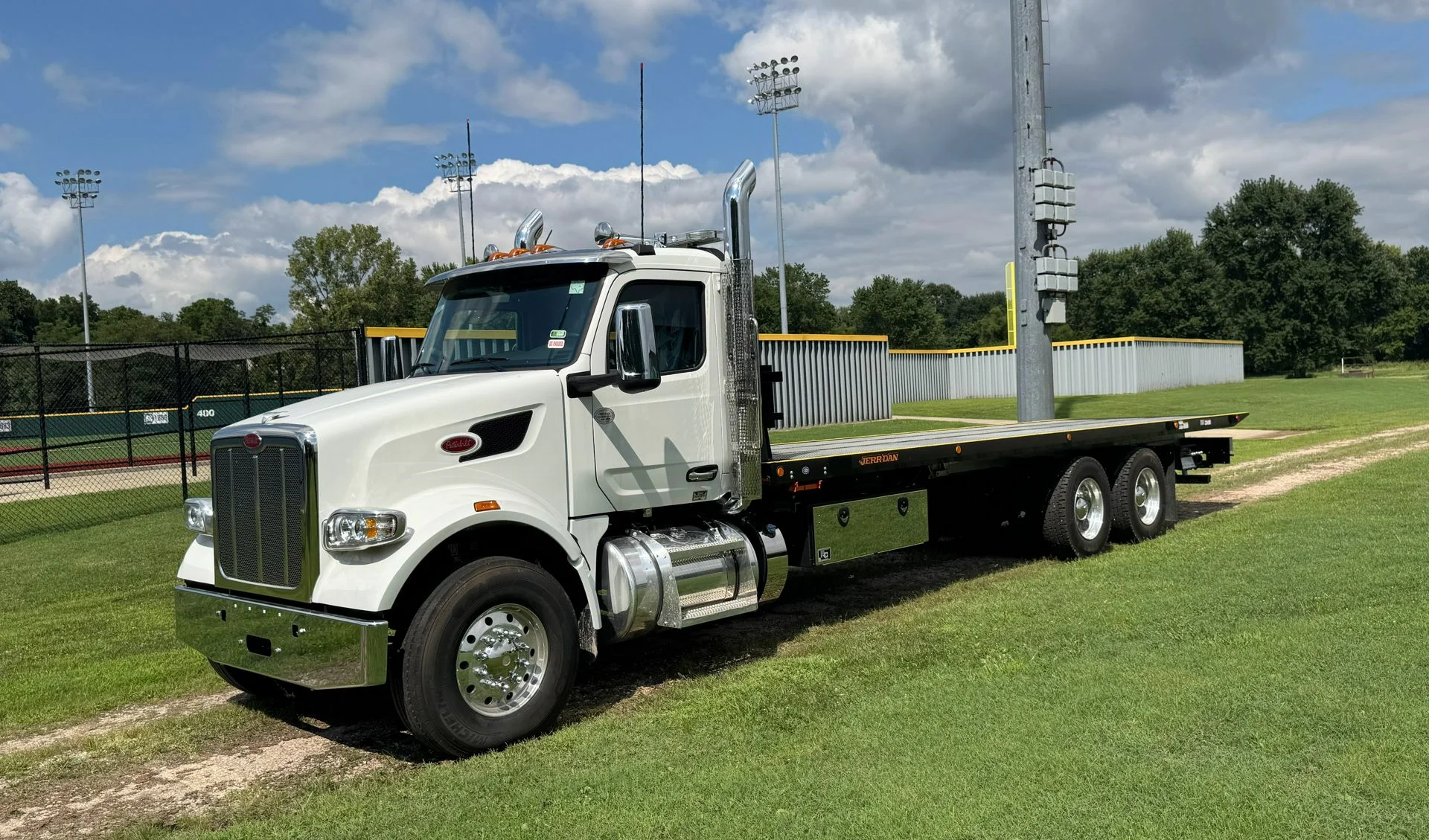2025 Peterbilt 567 in London, OH