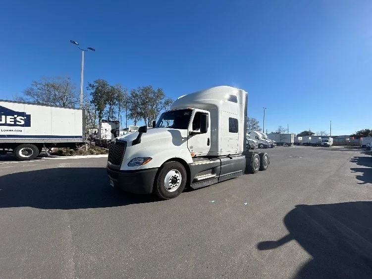 2023 International LT in Jacksonville, FL