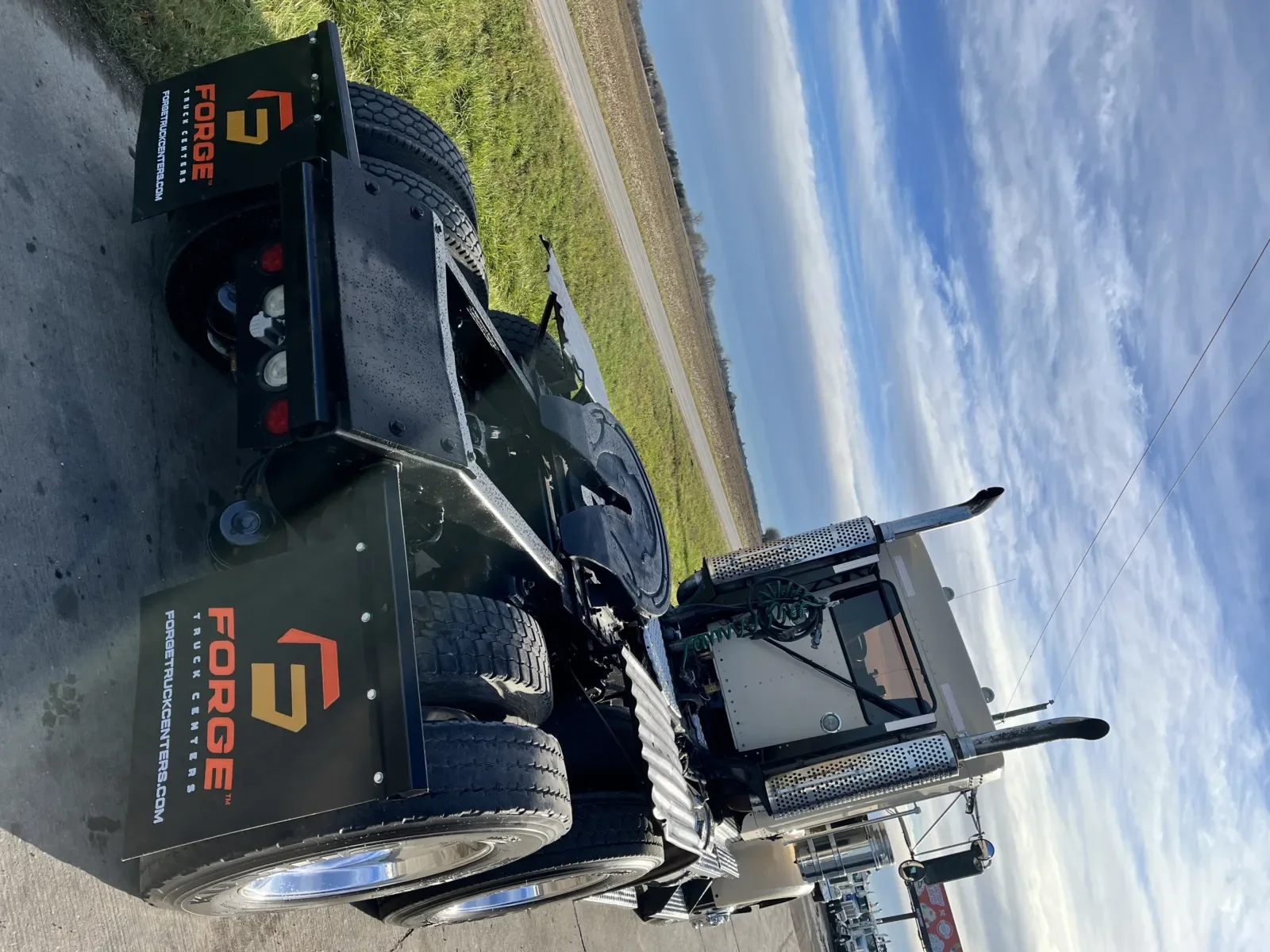 2005 Kenworth W900 - image 11