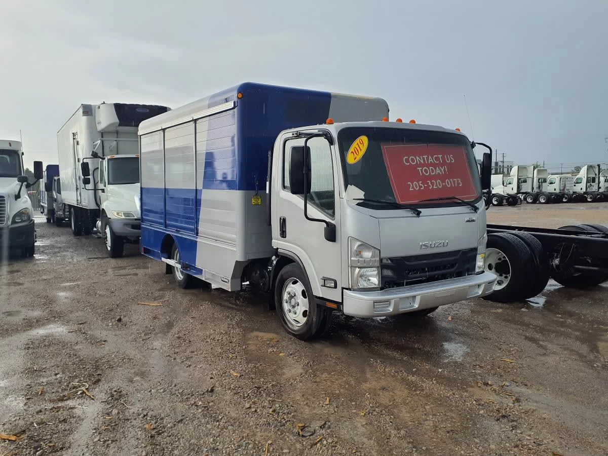 2019 Isuzu NRR in Birmingham, AL — photo 3