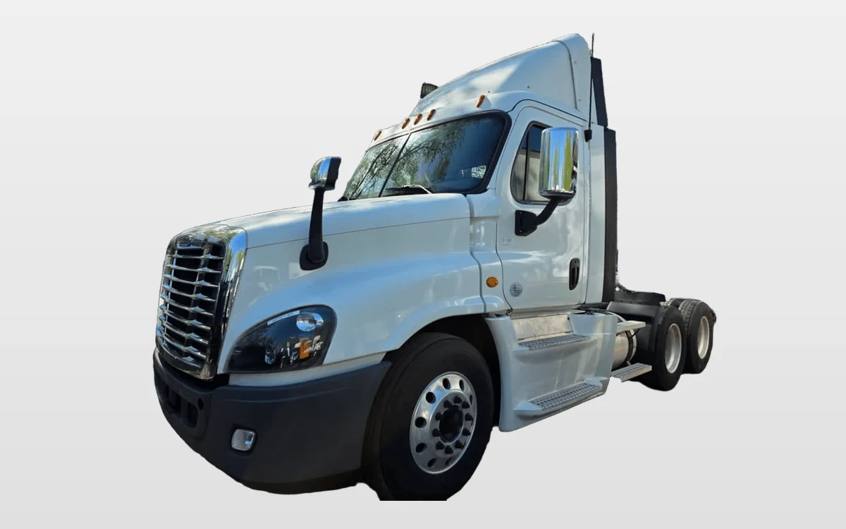 2019 Freightliner Cascadia - image 1