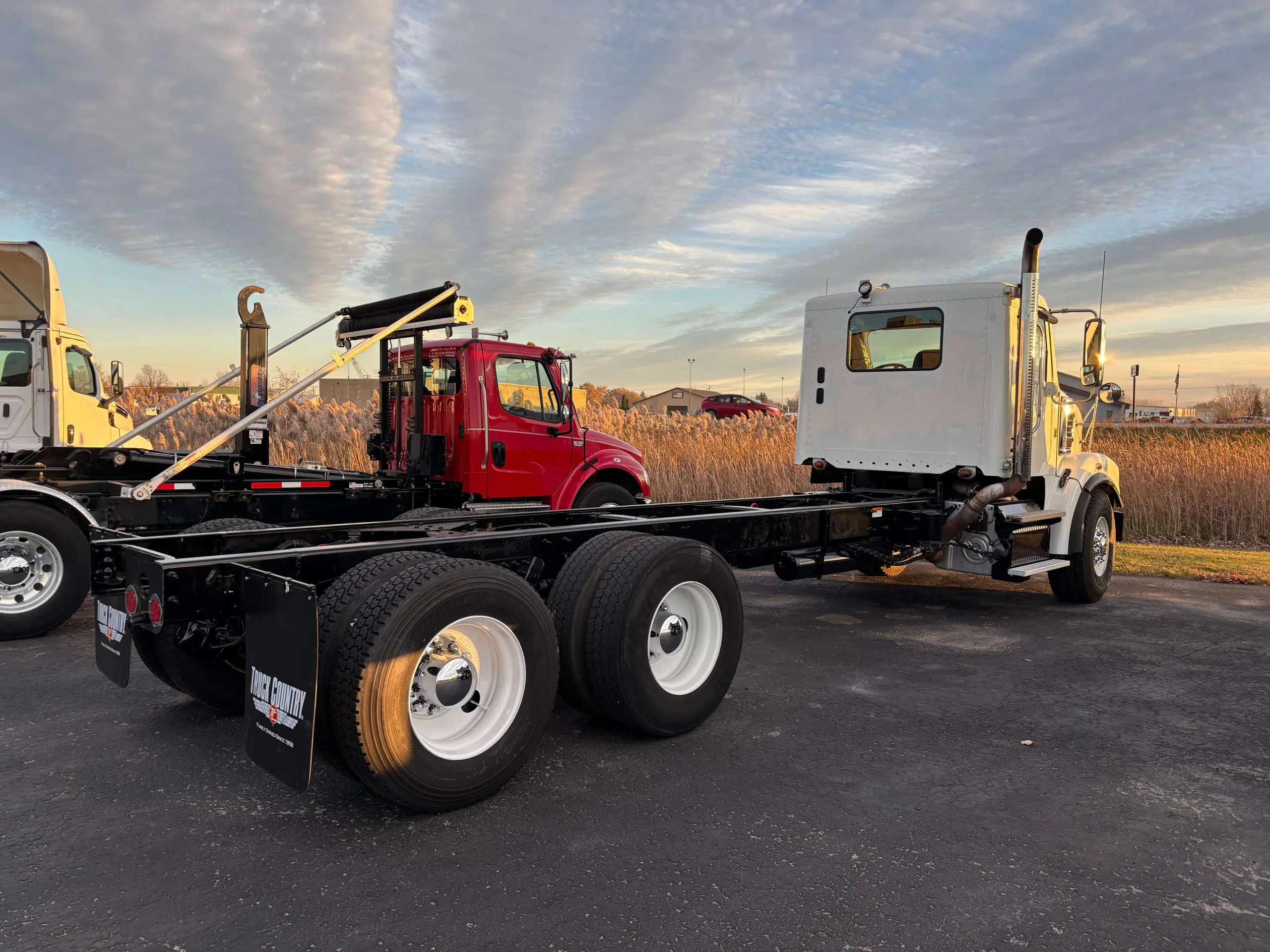 2014 Freightliner 122SD in Decorah, IA — photo 6