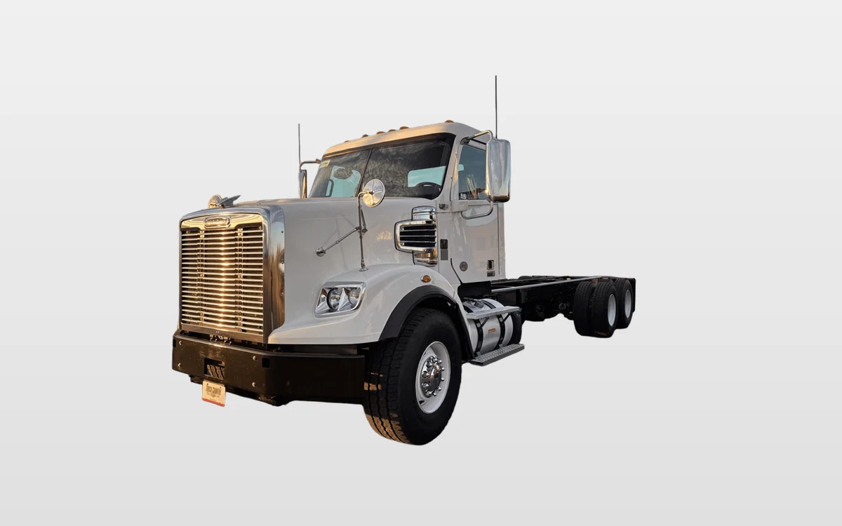 2014 Freightliner 122SD - image 1