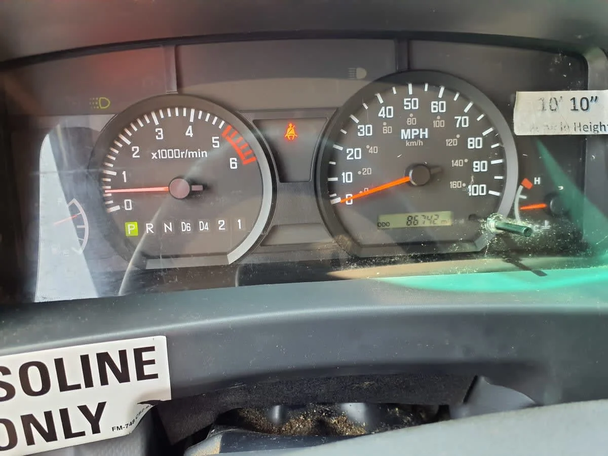 2020 Isuzu NPR - image 10