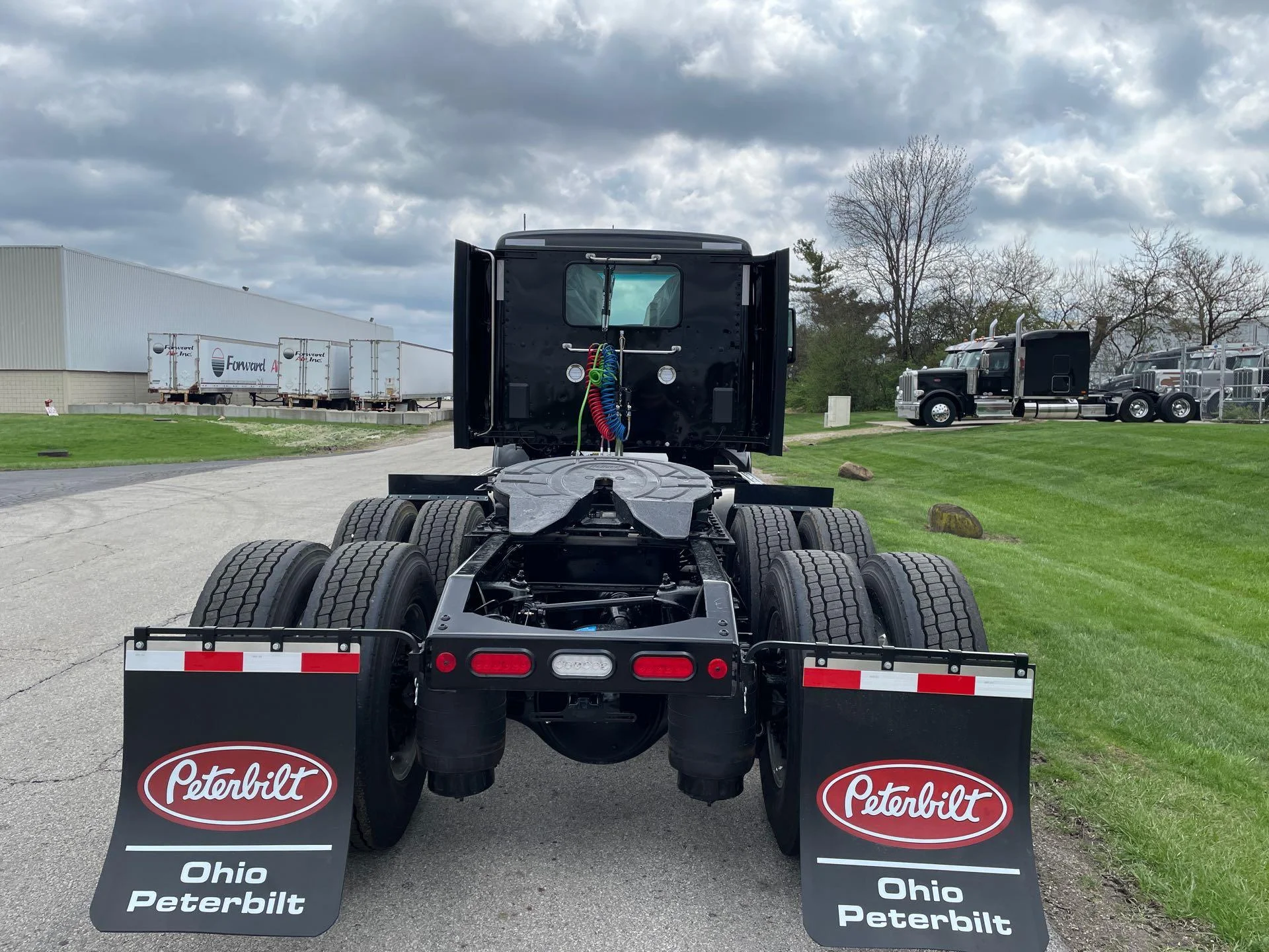 2027 Peterbilt 579 in Etna, OH — photo 5