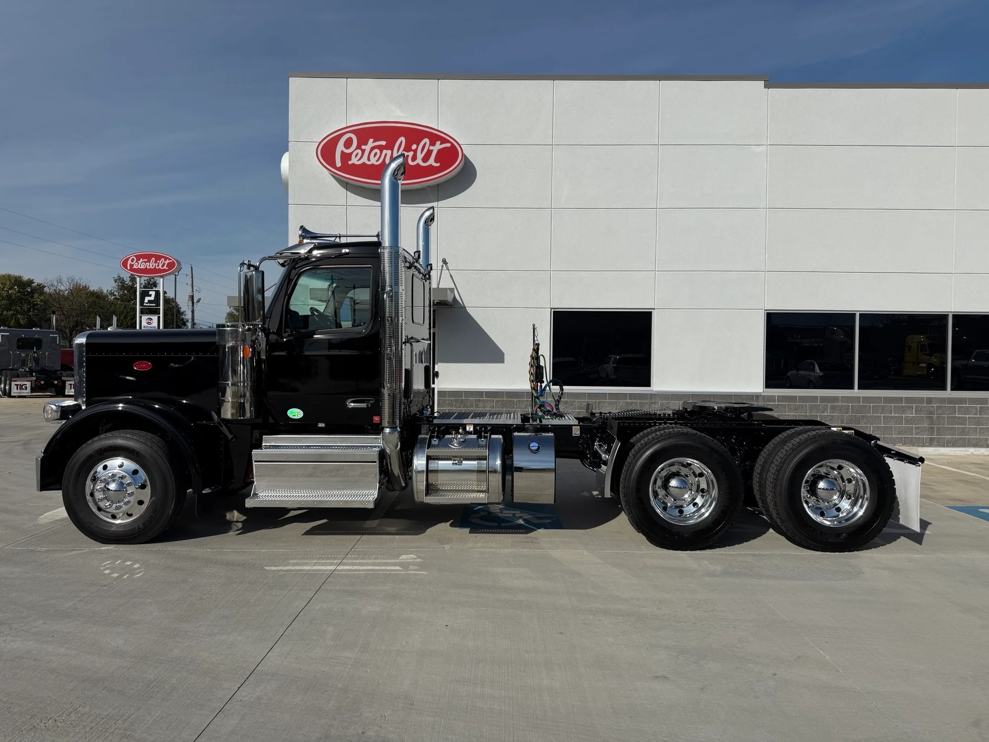 2026 Peterbilt 589 in Lowell, AR — photo 2