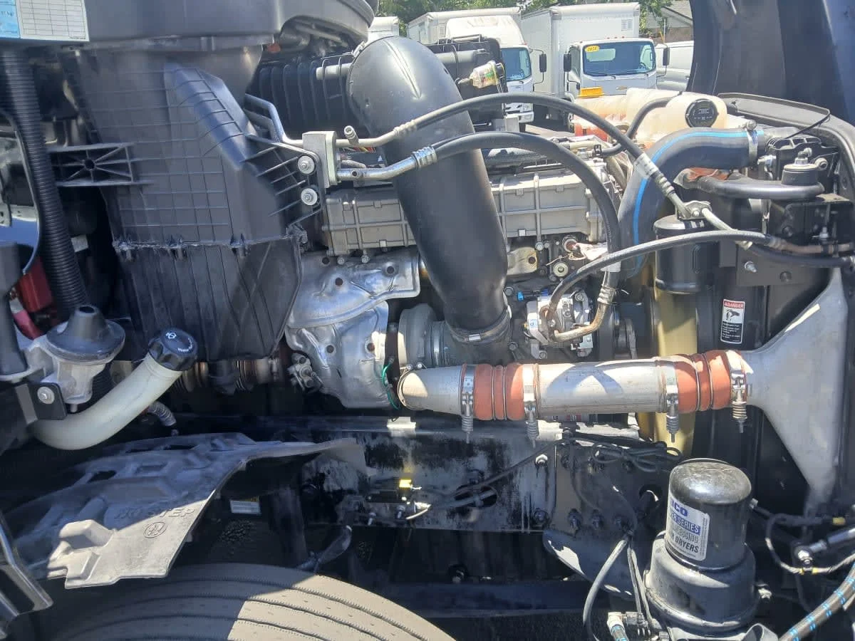 2020 Freightliner Cascadia in Jacksonville, FL — photo 9