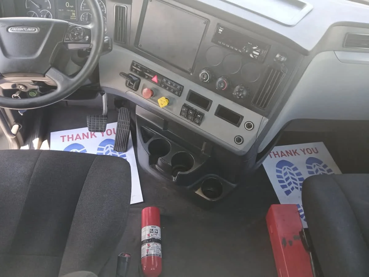 2020 Freightliner Cascadia in Jacksonville, FL — photo 7