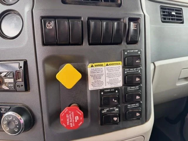 2019 Peterbilt 567 - image 28