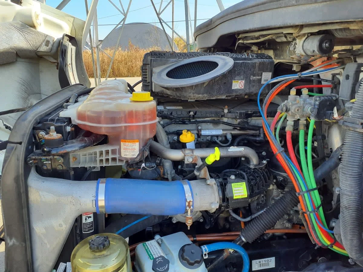 2020 Freightliner Cascadia in Indianapolis, IN — photo 8