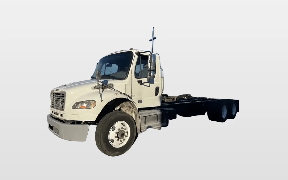 2019 Freightliner M2 106 - image 1