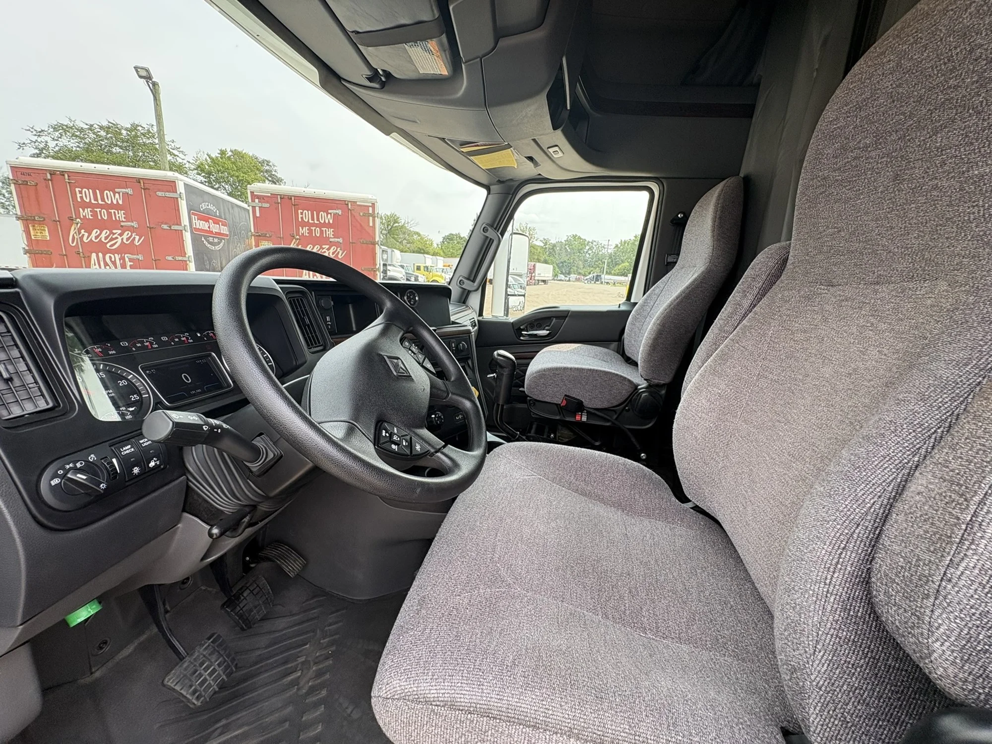 2025 International LT in West Michigan International, MI — photo 15