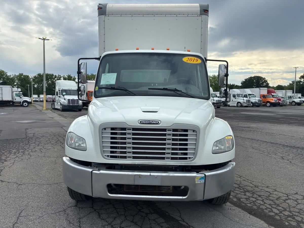 2019 Freightliner M2 106 in Syracuse, NY — photo 2