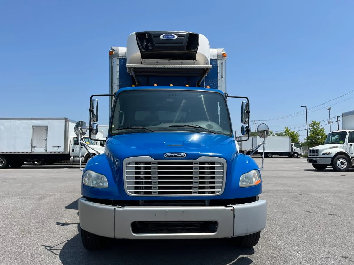 2018 Freightliner M2 106 - image 2