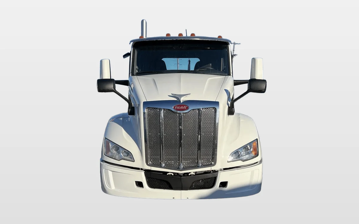 2022 Peterbilt 579 - image 1