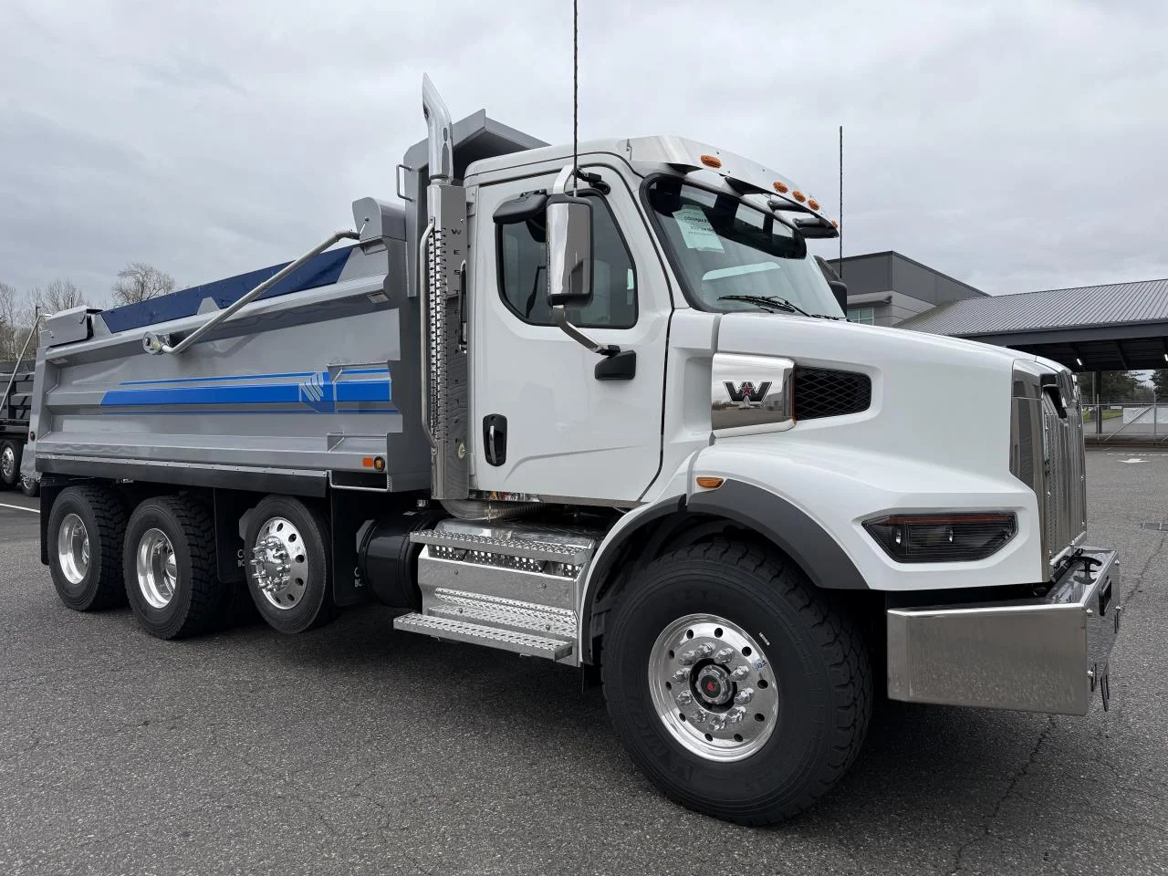 2025 Western Star 47X in Coburg, OR — photo 8