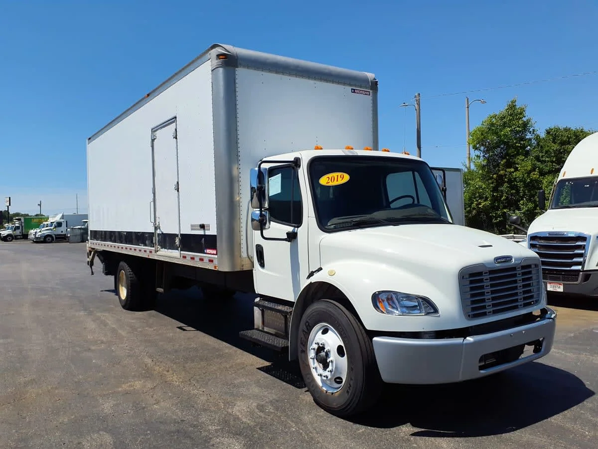 2019 Freightliner M2 106 in O'fallon, MO — photo 3
