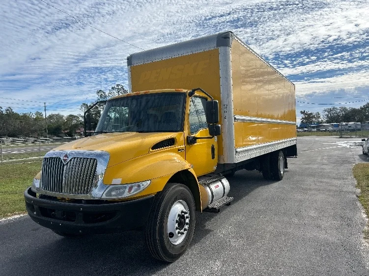 2021 International MV - image 3