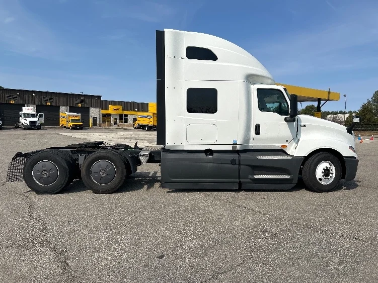 2023 International LT in Prince George, VA — photo 8