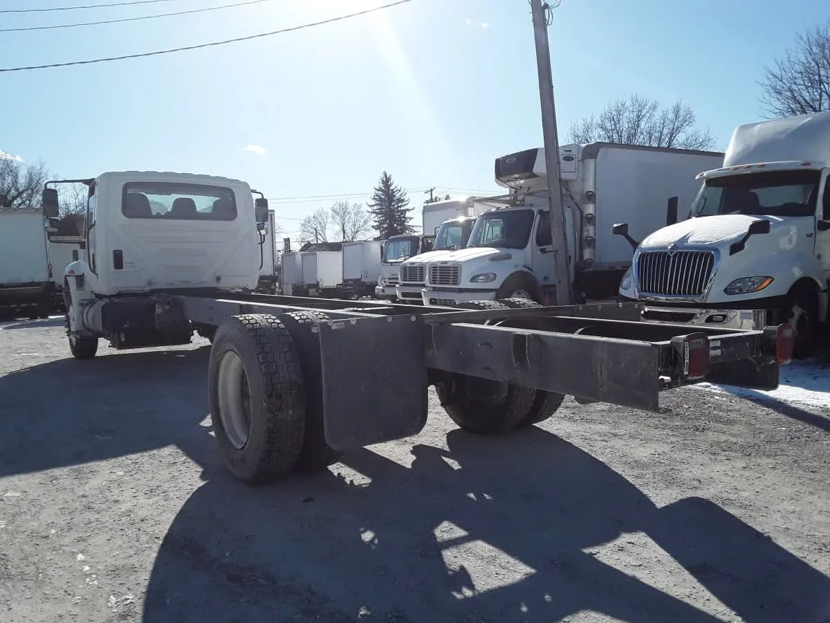 2018 International 4300 - image 6