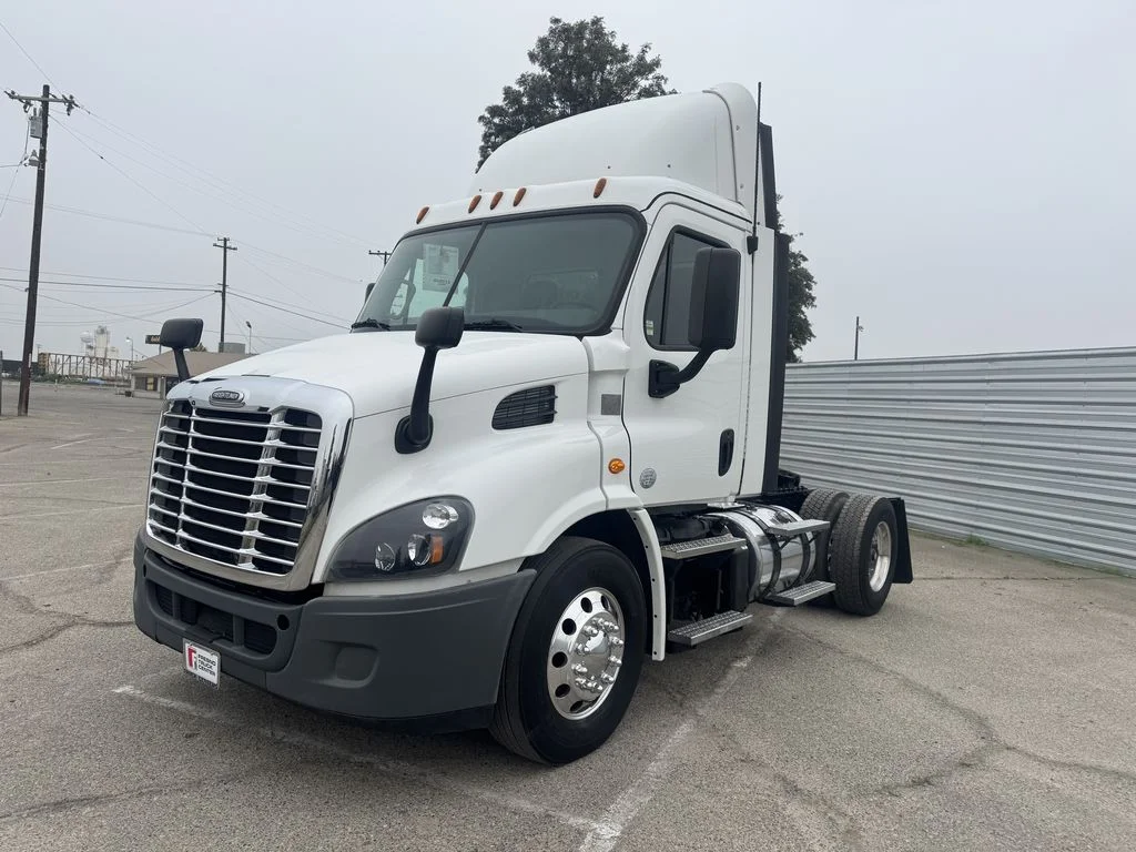 2018 Freightliner Cascadia in Fresno, CA