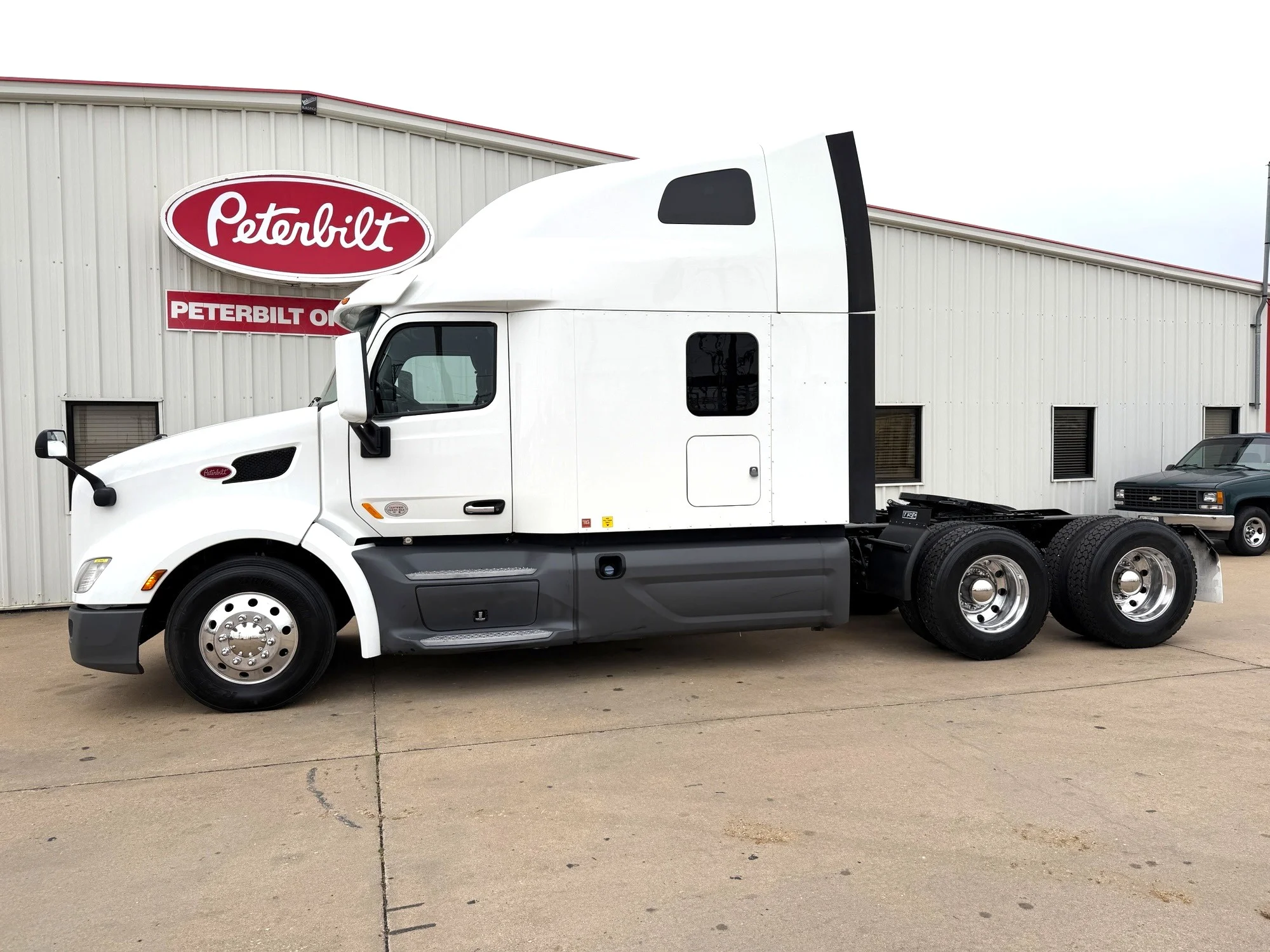 2021 Peterbilt 579 in Joplin, MO — photo 4