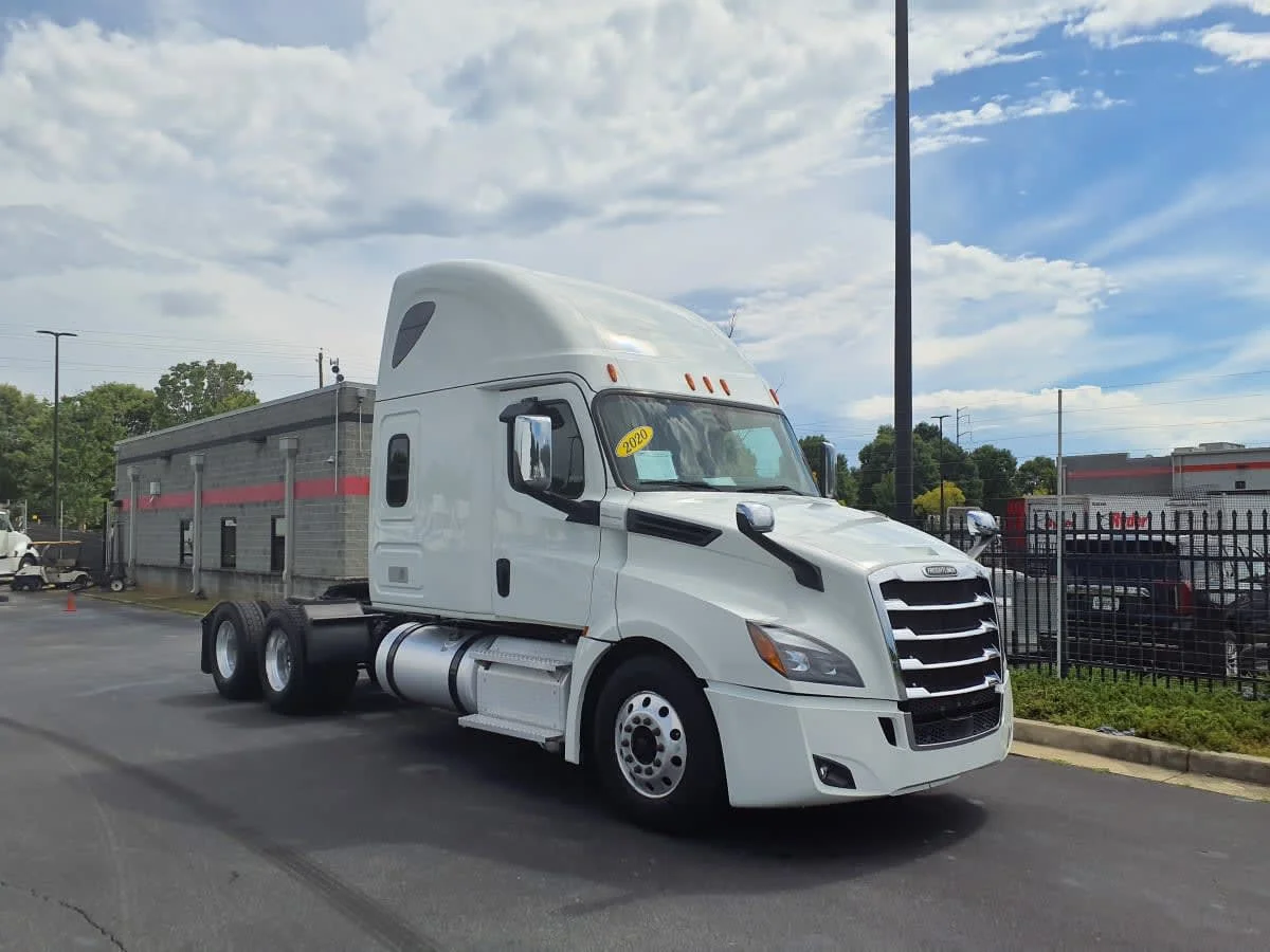 2020 Freightliner Cascadia in Atlanta, GA — photo 3