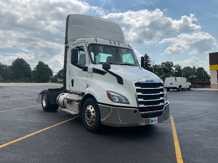 2020 Freightliner Cascadia in Akron, OH