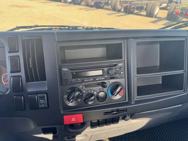 2026 Isuzu NRR - image 11