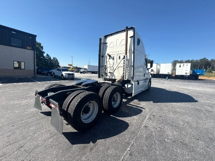 2021 Freightliner Cascadia in Conyers, GA — photo 7
