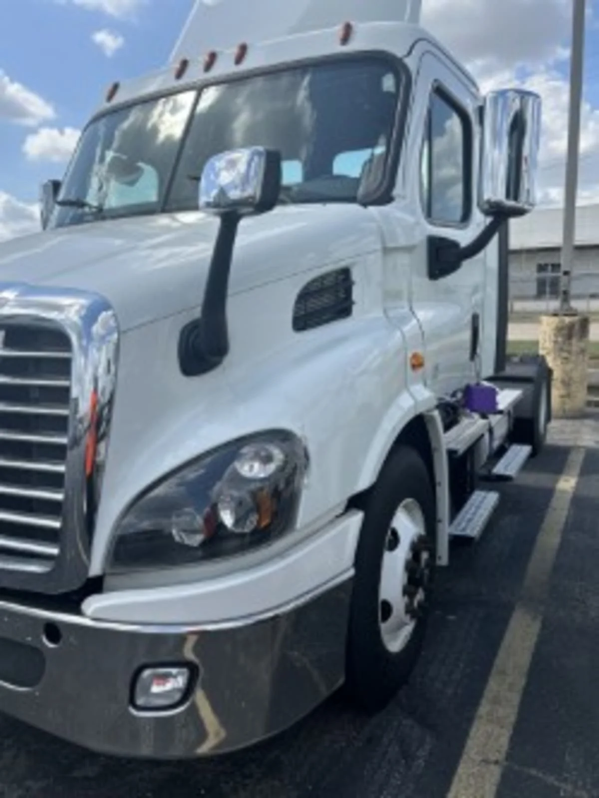 2020 Freightliner Cascadia - image 4