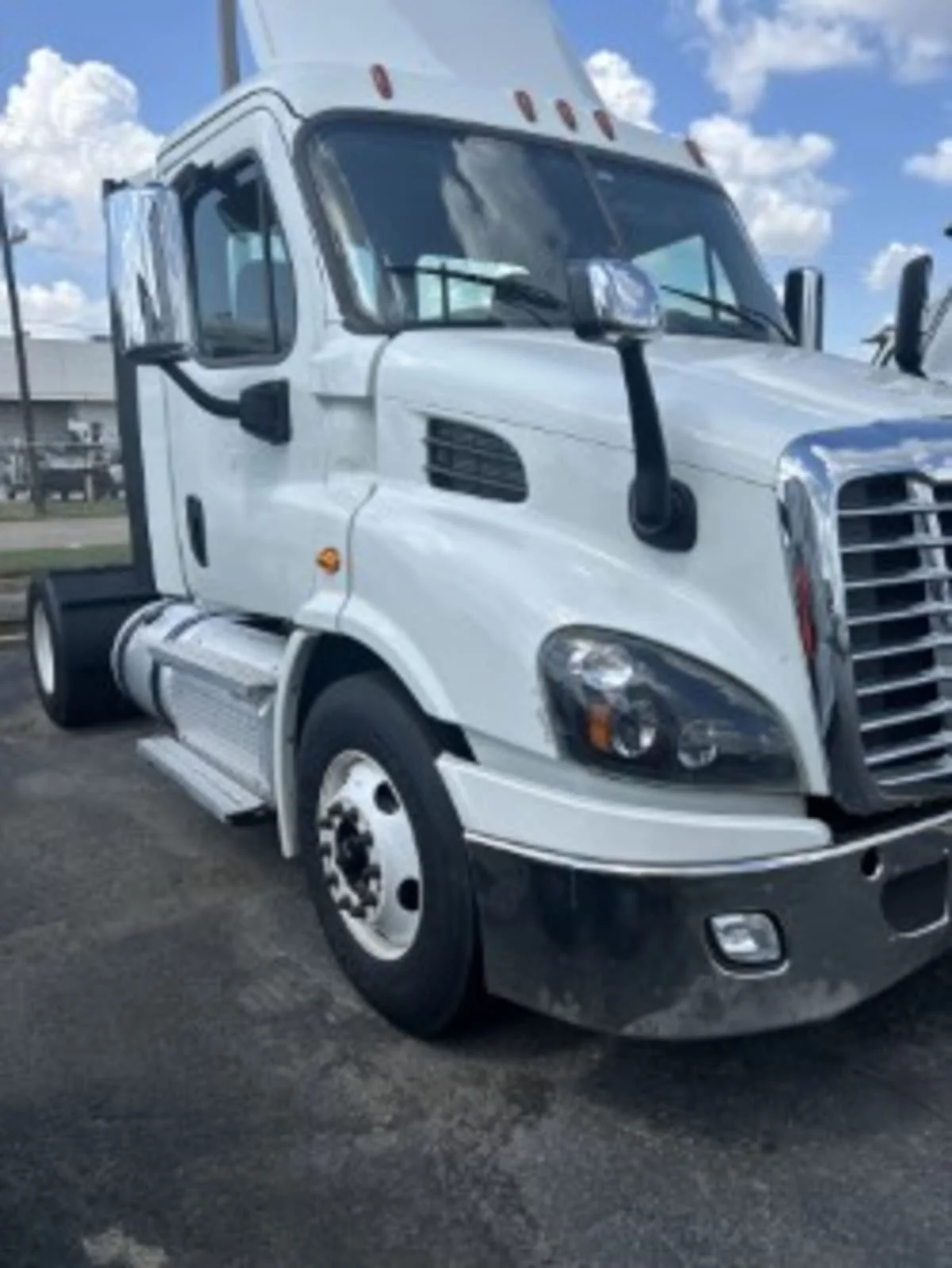 2020 Freightliner Cascadia - image 6