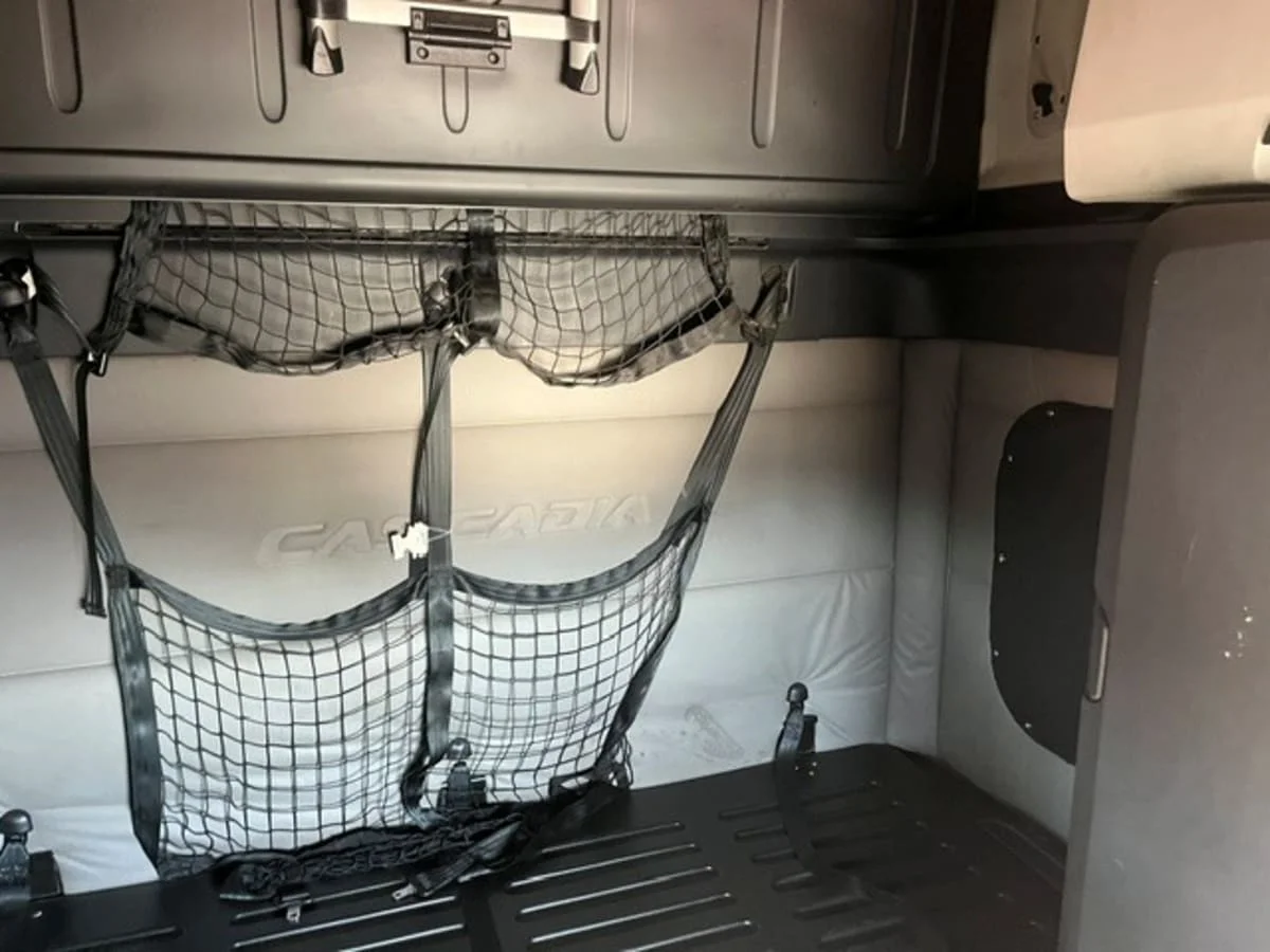 2020 Freightliner Cascadia in North Las Vegas, NV — photo 8