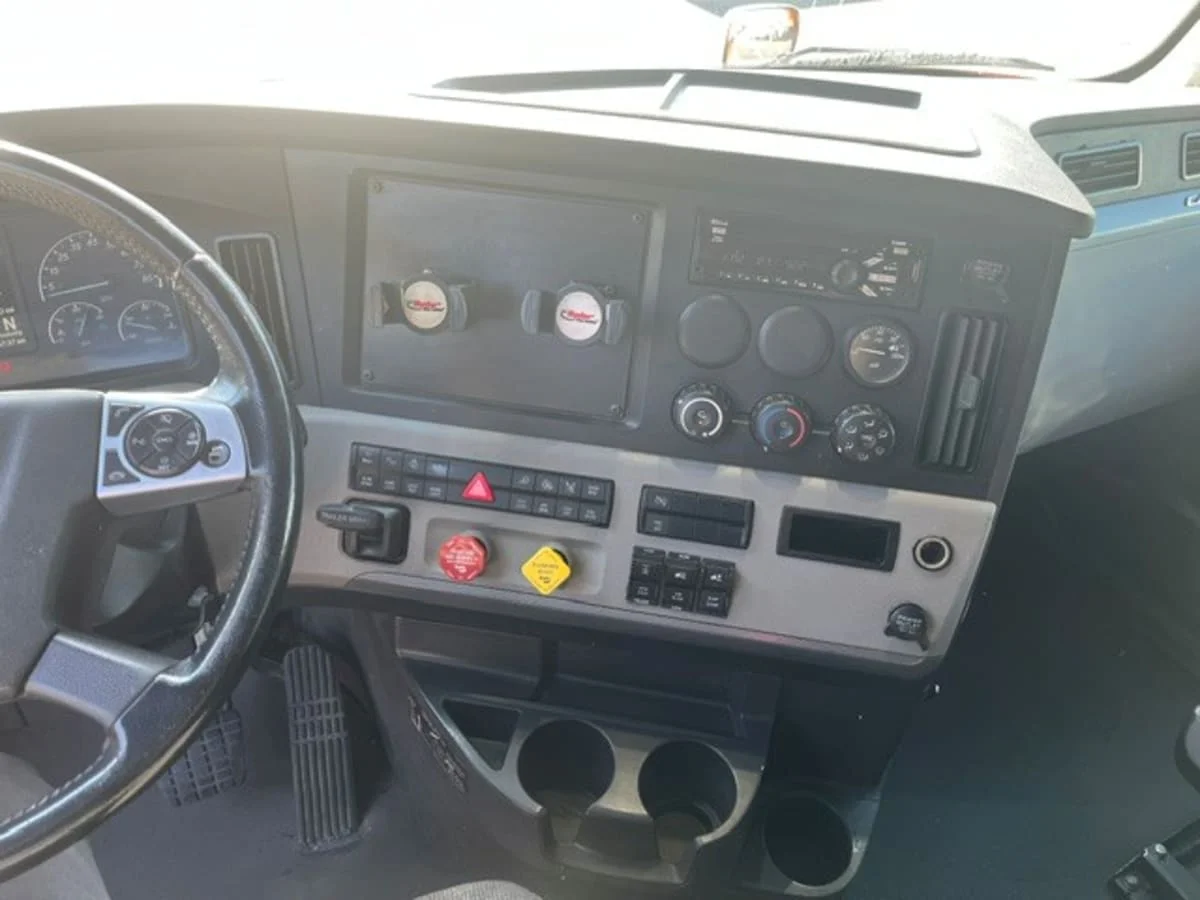 2020 Freightliner Cascadia in North Las Vegas, NV — photo 10