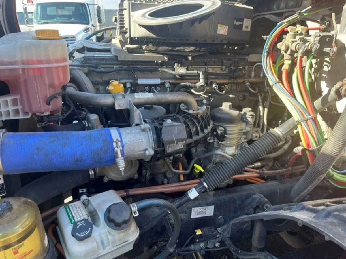 2020 Freightliner Cascadia in North Las Vegas, NV — photo 9