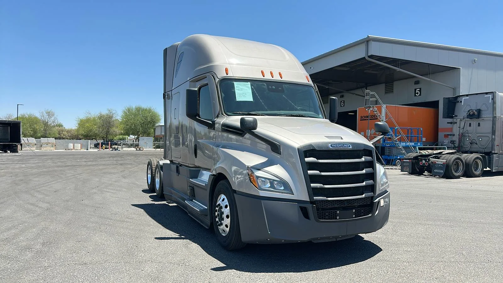 2022 Freightliner Cascadia in Phoenix, AZ