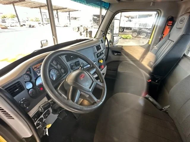 2021 Peterbilt 579 in San Antonio, TX — photo 13