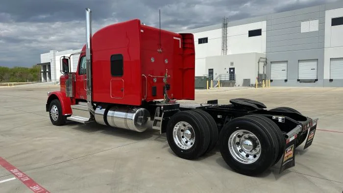 2026 Peterbilt 589 — photo 8