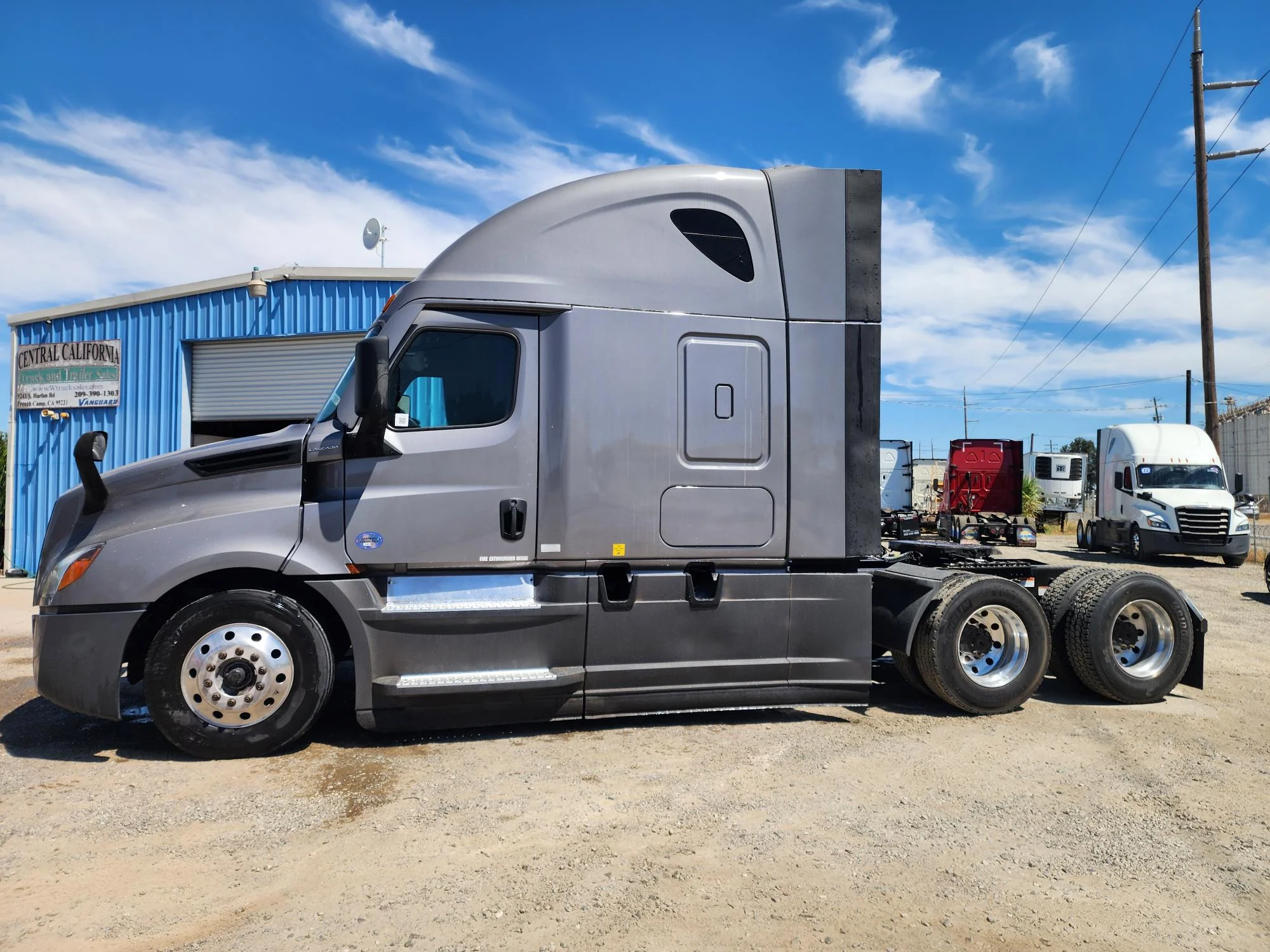 2021 Freightliner Cascadia in French Camp, CA — photo 6