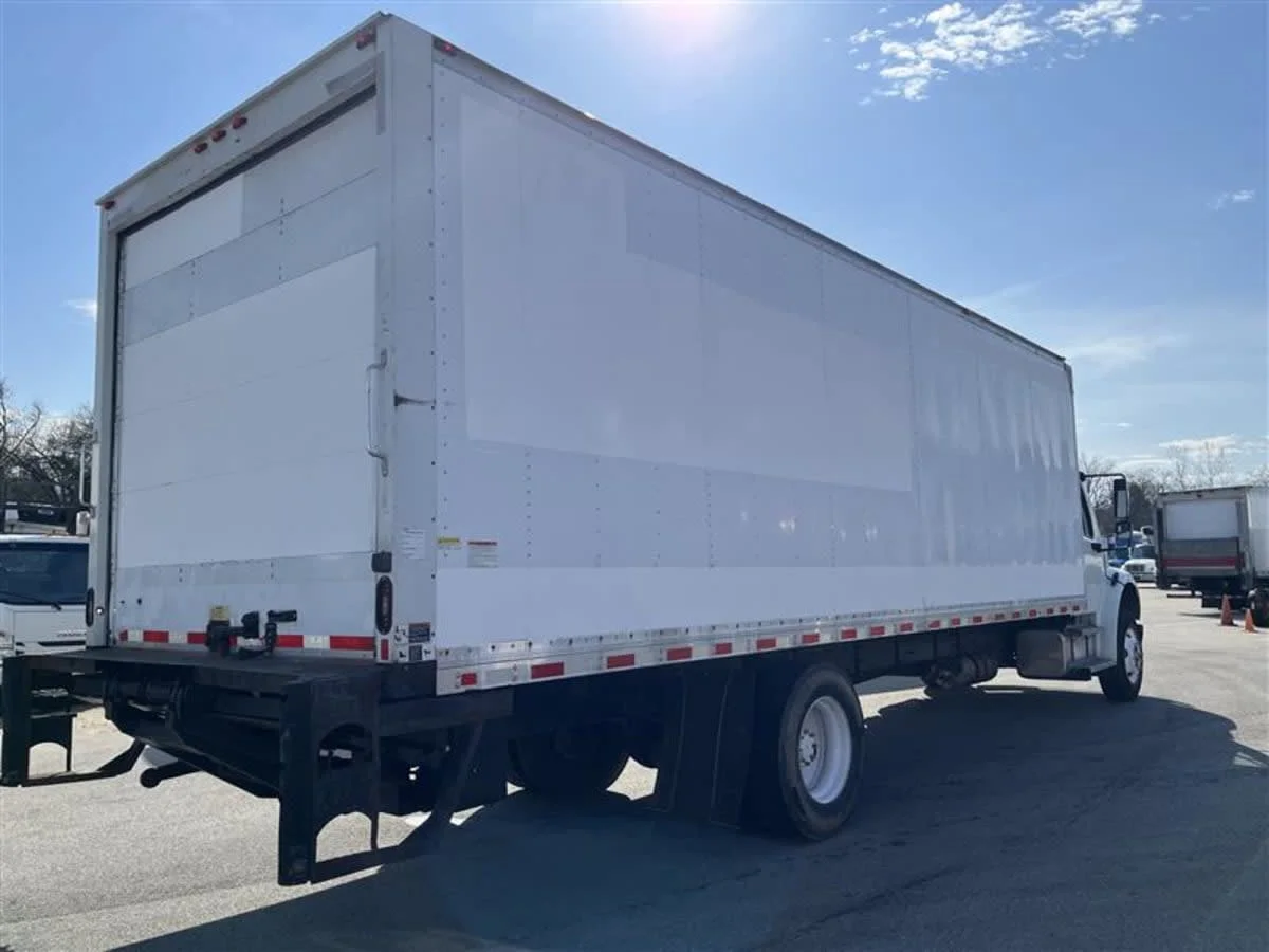 2018 Freightliner M2 106 in Beltsville, MD — photo 4