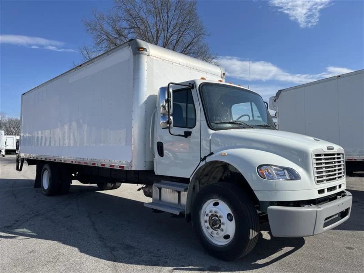 2018 Freightliner M2 106 in Beltsville, MD — photo 3