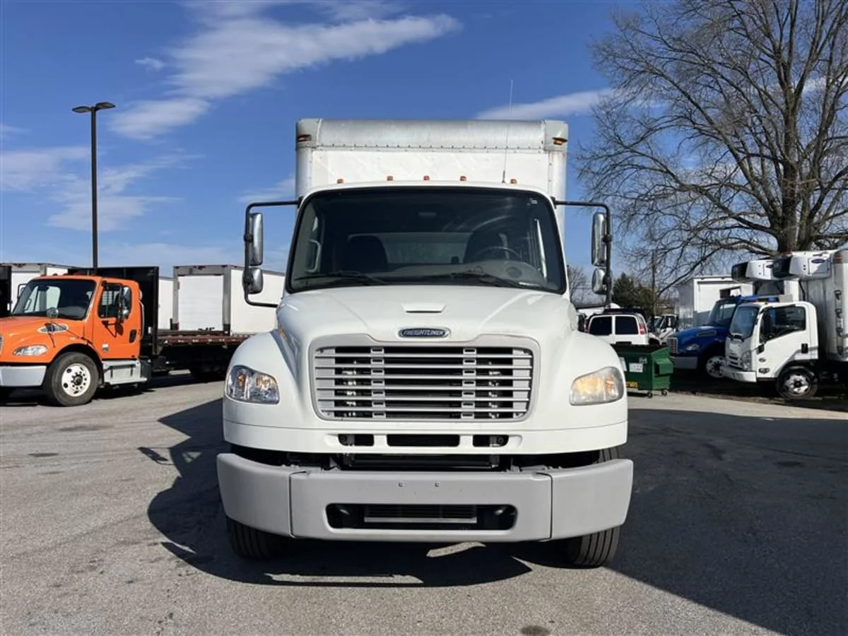 2018 Freightliner M2 106 in Beltsville, MD — photo 2
