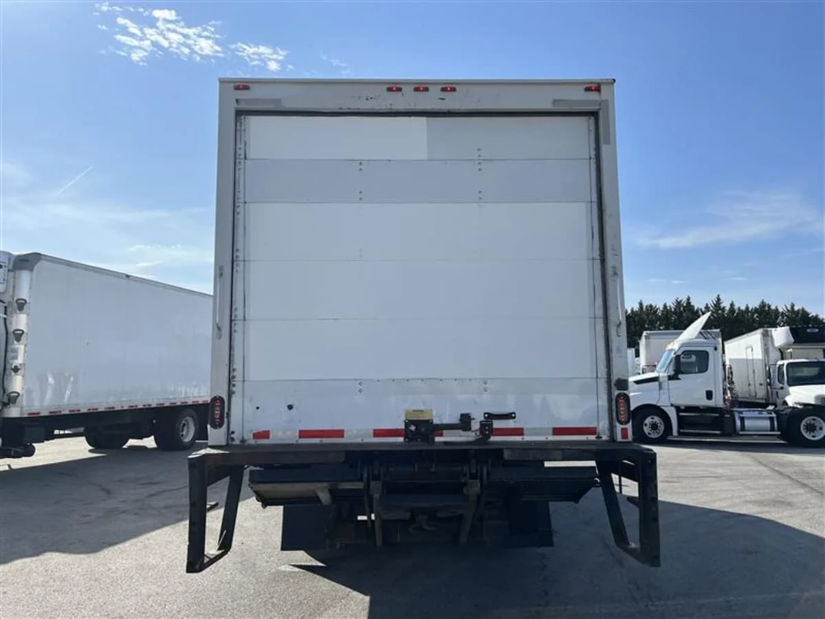2018 Freightliner M2 106 in Beltsville, MD — photo 5