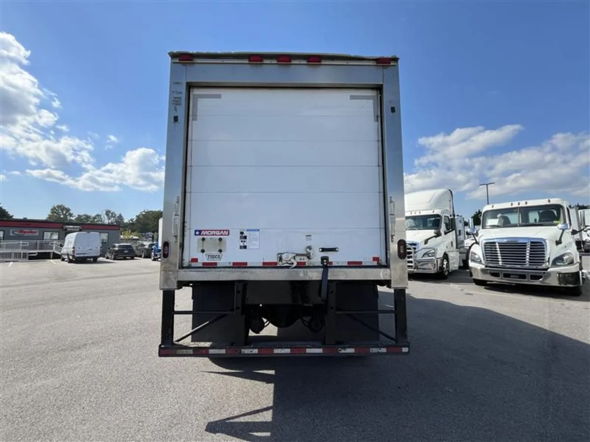 2018 Freightliner M2 106 - image 5
