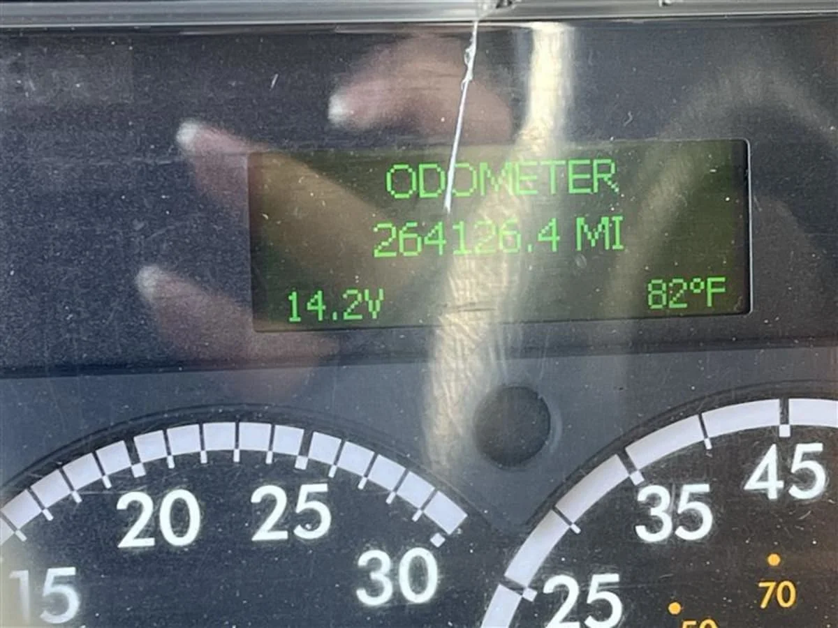 2018 Freightliner M2 106 - image 11